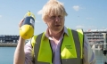 Ca la el acasa: Boris Johnson s-a asezat cu piciorul pe masa la Palatul Elysee Ca la el acasa: Boris Johnson s-a asezat cu piciorul pe masa la Palatul Elysee