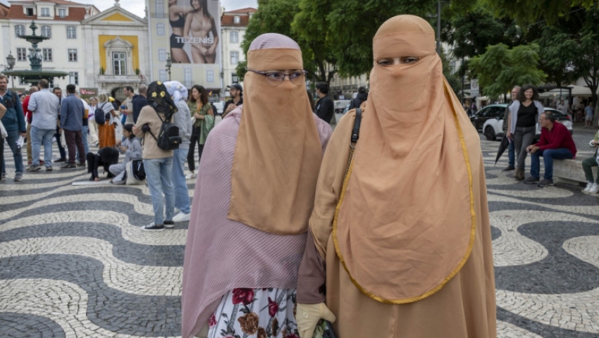 PORTUGALIA A ADOPTAT LEGEA CARE INTERZICE PURTAREA VĂLULUI INTEGRAL
