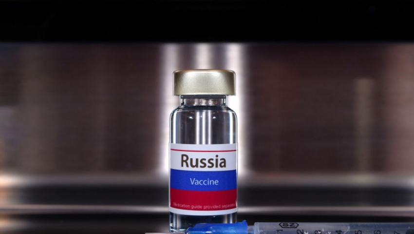 Rusia va incepe testarea unui vaccin menit sa produca imunitate celulara si protectie pe o perioada intre 13 si 17 ani