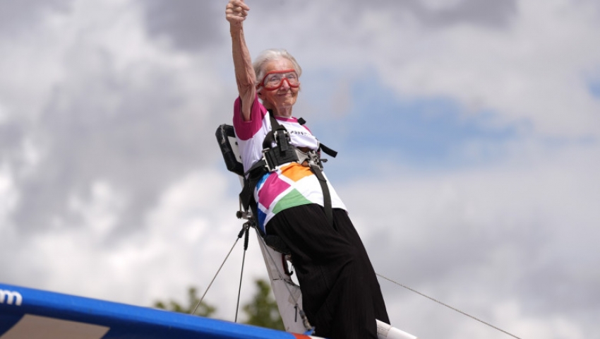 LA 97 DE ANI BETTY BROMAGE ESTE CEA MAI ÎN VÎRSTĂ FEMEIE DIN LUME CARE PRACTICĂ „WING-WALKING” LA 97 DE ANI BETTY BROMAGE ESTE CEA MAI ÎN VÎRSTĂ FEMEIE DIN LUME CARE PRACTICĂ „WING-WALKING”