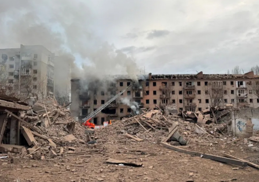 RĂZBOIUL DE LÎNGĂ NOI