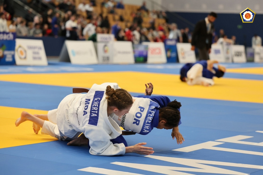 GABRIELA HERȚA ȘI ALEXANDRA CHIRON AU CUCERIT MEDALIA DE BRONZ LA CUPA EUROPEI