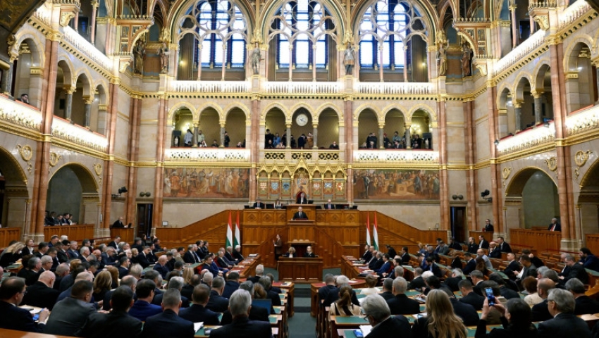 DEPUTAŢII DIN UNGARIA ŞI-AU TĂIAT 40% DIN SALARIU DEPUTAŢII DIN UNGARIA ŞI-AU TĂIAT 40% DIN SALARIU
