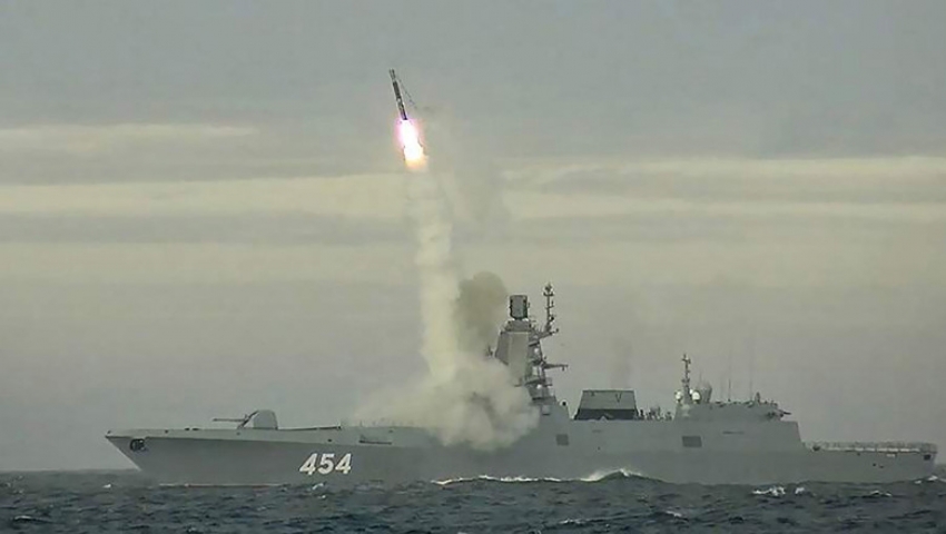 ATACURILE DIN MAREA NEAGRĂ DETERMINĂ NAVELE SĂ IA MĂSURI DE APĂRARE IMPROVIZATE ÎMPOTRIVA DRONELOR ATACURILE DIN MAREA NEAGRĂ DETERMINĂ NAVELE SĂ IA MĂSURI DE APĂRARE IMPROVIZATE ÎMPOTRIVA DRONELOR