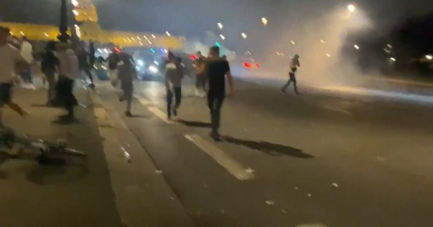 Incidente intre grupuri de tineri si politisti, in timpul unei petreceri improvizate la Paris