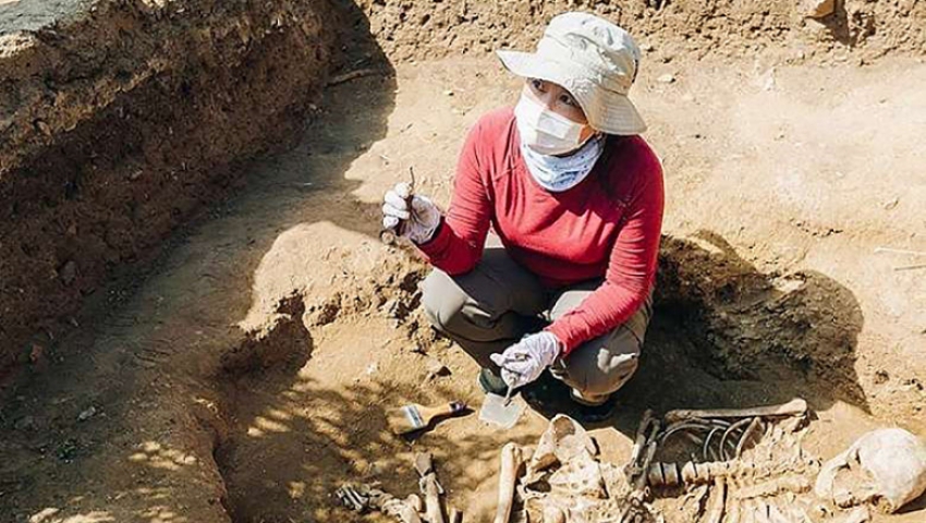 Sapind in gradina, a descoperit un mormint vechi de 7000 de ani