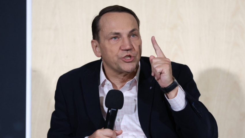 SIKORSKI: POLONEZII AR PREFERA SĂ MĂNÎNCE IARBĂ DECÎT SĂ DEVINĂ COLONIE RUSĂ