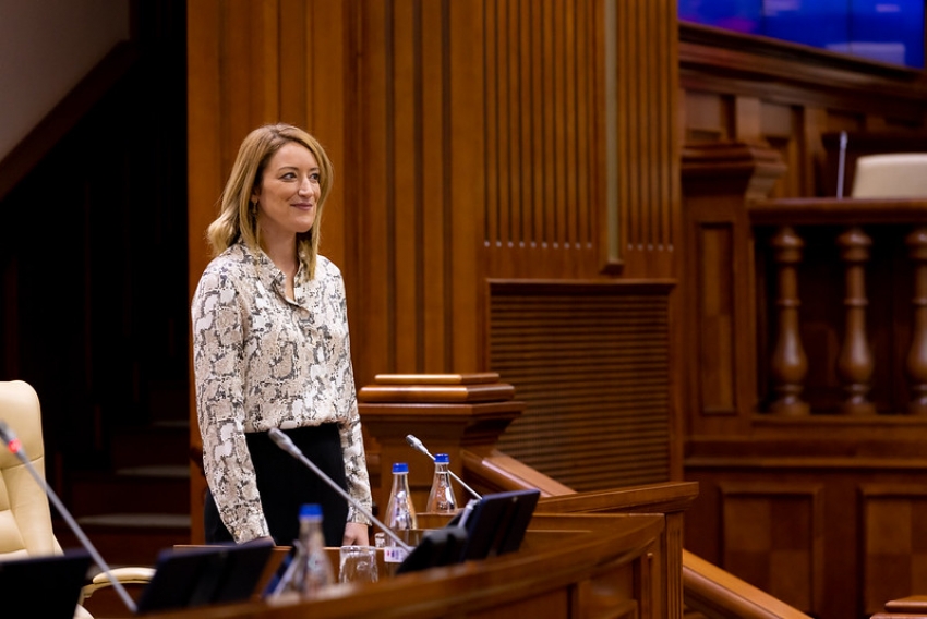 CRONICA SĂPTĂMÎNII POLITICE CRONICA SĂPTĂMÎNII POLITICE