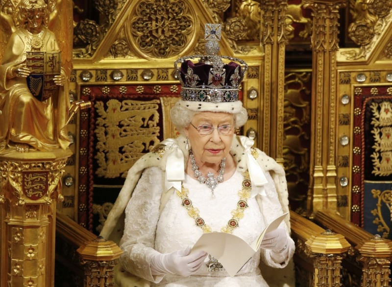 REGINA ELISABETA MARCHEAZA 65 DE ANI PE TRONUL MARII BRITANII