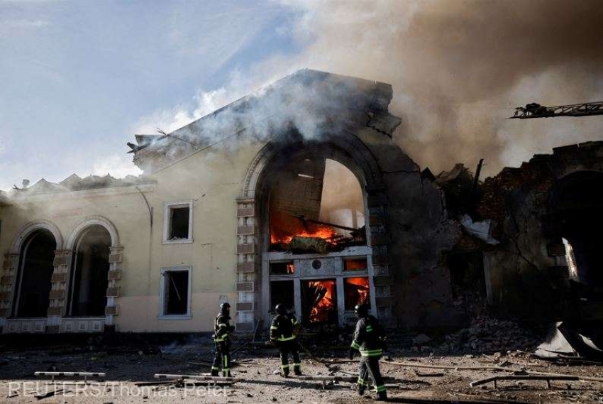 Bombardamentele rusești asupra reţelei feroviare din Ucraina au drept scop paralizarea transporturile militare