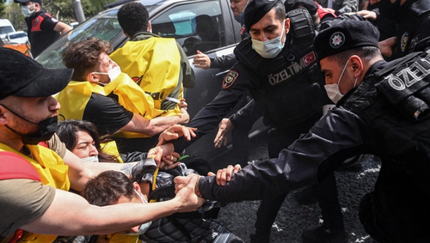 Confruntari violente intre politisti si protestatari de 1 Mai, in Turcia