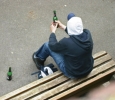 22% DIN ADOLESCENTE ŞI 45% DIN ADOLESCENŢI CONSUMĂ ALCOOL PÎNĂ LA VÎRSTA DE 15 ANI