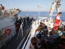 Autoritătile italiene au ignorat avertizari in privinta unei nave cu imigranti in pericol