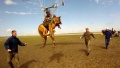 Armata Rusiei antreneaza ciini sa sara cu parasuta