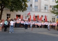 PROTESTATARII IMPOTRIVA CRESTERII TARIFELOR AU LUAT IN CERC SEDIUL GUVERNULUI RM