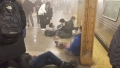 Atac armat la metroul din New York. 16 raniti, atacatorul a fugit