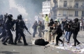 În Franta, au fost declansate mai multe anchete asupra posibilelor violente comise de Poliţie pe data de 1 Mai