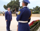 IGOR DODON, PRESEDINTELE REPUBLICII MOLDOVA A DEPUS FLORI LA MORMINTUL ILUSTRULUI DEMNITAR SOVIETIC SI AZER, GEYDAR ALIYEV