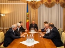 PRESEDINTELE R. MOLDOVA A AVUT O INTREVEDERE CU FOSTII PRESEDINTI AI CURTII CONSTITUTIONALE