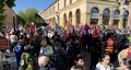 Între 150.000 şi 300.000 de francezi au manifestat cerînd ca 1 Mai să rămînă zi liberă inclusiv pentru angajaţii din brutării
