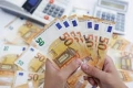 Jale bancară în Italia și Europa: Acţiunile băncilor se prăbuşesc după impunerea taxei de 40% pe profitul băncilor