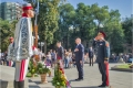 PRIM-MINISTRUL A FELICITAT MILITARII CU PRILEJUL ANIVERSARII ARMATEI NATIONALE